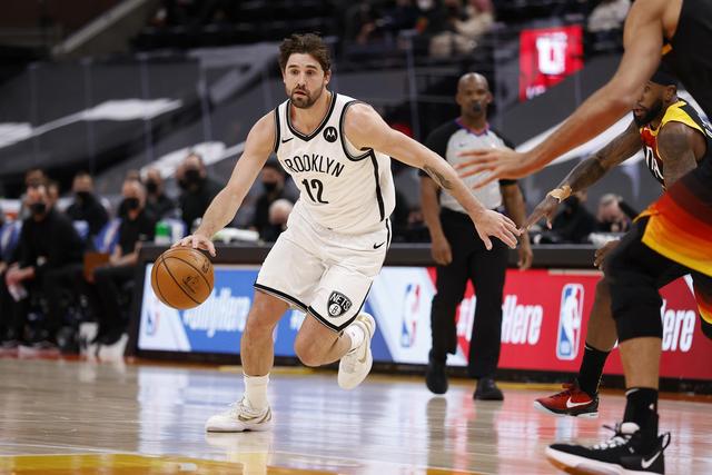 崔永熙完成NBA常规赛首秀 史上第7位中国球员