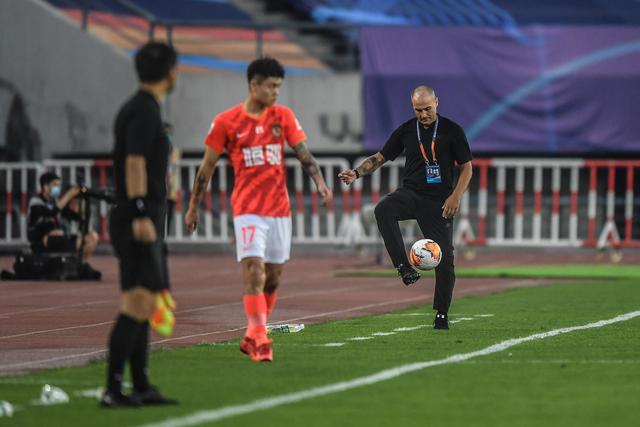 3年1.93亿！恩比德与76人提前续约 总价超3亿